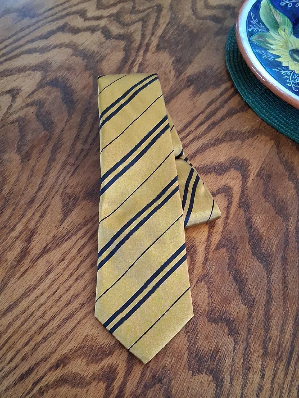 Harry Potter Hufflepuff House Gold Black Stripe 100% Silk Neck Tie